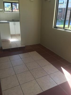 Cottage For Rent in Northdene, Queensburgh
